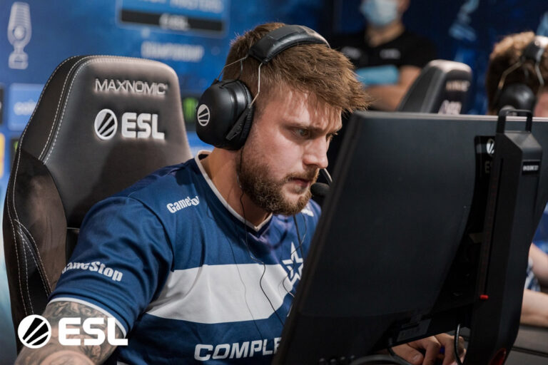 k0nfig Temporarily Steps Down From Complexity Gaming!